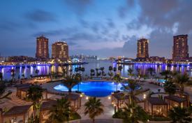 Комплекс меблированных таунхаусов на берегу моря с отелем и бассейнами, Доха, Катар за От $1 491 000