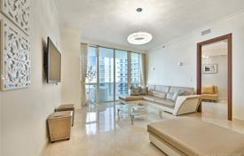 Светлые трехкомнатные апартаменты рядом с пляжем в Санни-Айлс-Бич, Флорида, США за $1 275 000