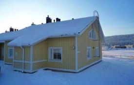 Коттедж с террасой в двух метрах от лыжни, Нильсия, Финляндия за 1 560 € в неделю