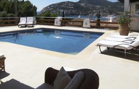 Двухуровневая уютная вилла с панорамным видом на море в Порт Андрач, Майорка, Испания за 9 200 € в неделю