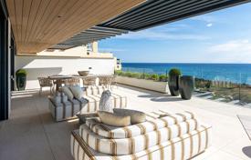 Апартаменты класса люкс в новой резиденции с бассейнами на берегу моря, Эстепона, Испания за 2 240 000 €