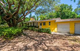 Комфортабельный коттедж с садом, задним двором, гаражом и террасой, Майами, США за $2 400 000