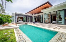 Новые виллы с бассейнами и садами рядом с пляжами, Пхукет, Таиланд за От $554 000