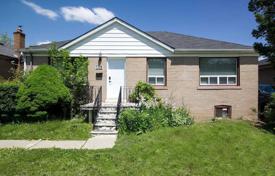 Дом в городе в Норт-Йорке, Торонто, Онтарио,  Канада за C$2 003 000