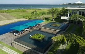 Большая вилла с панорамным видом на океан, Санур, Бали, Индонезия за 9 200 € в неделю