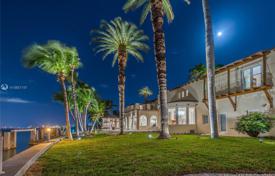 Просторная вилла с бассейном, террасами и видом на залив, Майами-Бич, США за 14 477 000 €