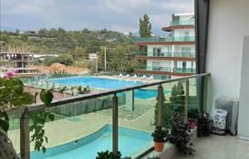 Меблированная трехкомнатная квартира в резиденции с бассейном, в 800 метрах от моря, Кестель, Турция за $167 000