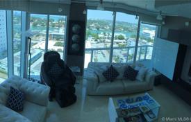 Меблированная двуспальная квартира на первой линии от океана в Майами-Бич, Флорида, США за $780 000