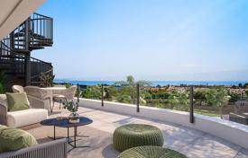 Четырехкомнатные апартаменты с просторной террасой и видом на море в резиденции с бассейнами, Эстепона, Испания за 414 000 €