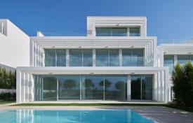 Таунхаус с садом и видом на море в закрытой резиденции с бассейном и круглосуточной охраной, Сотогранде, Испания за 590 000 €