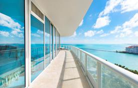 Солнечная трехкомнатная квартира с панорамным видом на океан в Майами-Бич, Флорида, США за 4 780 000 €