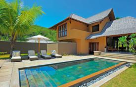 Классическая вилла с бассейном в резиденции с двумя пляжами, бассейнами и спа-центром, Порт-Лоне, Сейшельские острова за $12 000 в неделю
