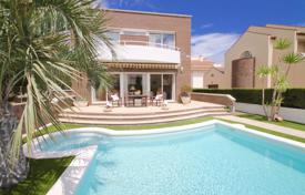 Современная вилла с бассейном, садом и гаражом в 250 м от пляжа, Майами Плайя, Испания за 2 500 € в неделю