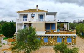 Трёхэтажная вилла с садом в пешей доступности от моря на Пелопоннесе, Греция за 680 000 €