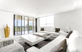 Комфортабельные апартаменты с видом на океан в резиденции на первой линии от пляжа, Бал Харбор, Флорида, США за $1 350 000