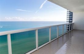 Просторные апартаменты с видом на океан в резиденции на первой линии от пляжа, Халландейл Бич, Флорида, США за $980 000