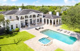 Просторная вилла с садом, задним двором, бассейном, летней кухней, зоной отдыха, террасами и двумя гаражами, Майами, США за $4 389 000
