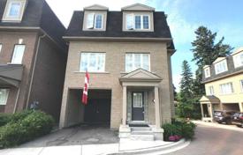 Дом в городе в Скарборо, Торонто, Онтарио,  Канада за C$1 009 000