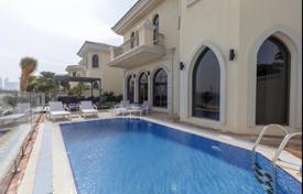 Современная вилла с бассейном и собственным пляжем в престижном районе Пальма Джумейра, Дубай, ОАЭ за $23 400 в неделю