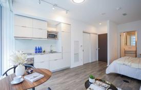 Квартира в Янг-стрит, Торонто, Онтарио,  Канада за C$704 000