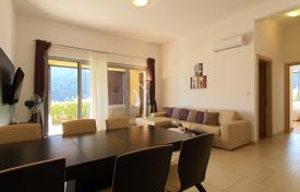 Меблированная квартира в резиденции с бассейном, Котор, Черногория за 200 000 €