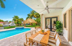 Современная вилла с задним двором, бассейном с джакузи, террасами и двумя гаражами, Халландейл-Бич, США за $6 500 000
