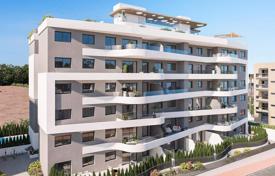 Трёхкомнатная квартира с личным садом в комплексе с бассейном на крыше, Лос Балконес, Аликанте, Испания за 336 000 €