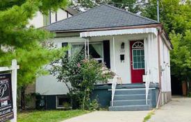 Дом в городе в Этобико, Торонто, Онтарио,  Канада за C$1 085 000