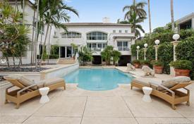 Комфортабельная вилла с бассейном, террасой и видом на залив, Майами-Бич, США за $10 400 000