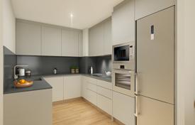 Новая просторная квартира в комплексе с гаражом, Барселона, Испания за 433 000 €