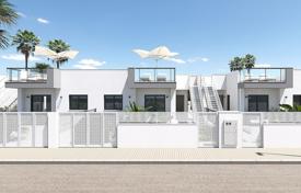 Таунхаус в новом жилом комплексе с обширными садовыми участками и общим бассейном, Испания за 255 000 €