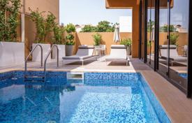 Современная вилла с бассейном и террасой на крыше в комплексе Emaar by MV, Дубай, ОАЭ за $2 452 000