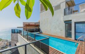 Элитный пентхаус с двумя террасами, бассейном и видом на море и город в светлой резиденции, на первой линии от пляжа, Нетания, Израиль за $3 635 000