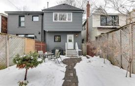Дом в городе в Йорке, Торонто, Онтарио,  Канада за C$1 478 000