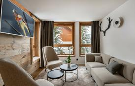 Меблированная квартира с панорамным видом в новой резиденции с гаражом, Куршевель, Франция за 1 010 000 €