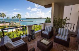 Современные апартаменты с видом на океан в резиденции на первой линии от пляжа, Майами-Бич, Флорида, США за $1 250 000
