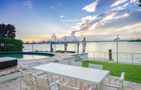 Уютная вилла с задним двориком, бассейном и террасой, Бей-Харбор-Айлендс, США за $5 700 000