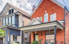 Дом в городе в Олд Торонто, Торонто, Онтарио,  Канада за C$1 743 000