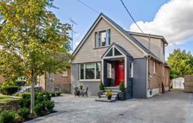Дом в городе в Норт-Йорке, Торонто, Онтарио,  Канада за C$1 780 000