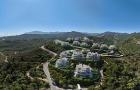 Пентхаус на продажу в Marbella Club Golf Resort, Бенахавис за 990 000 €