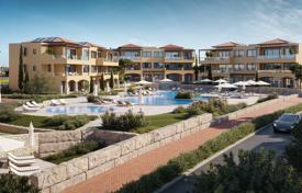 Престижная резиденция рядом с полем для гольфа и спа-центром, Пафос, Кипр за От $548 000