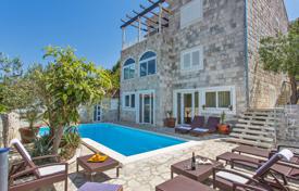 Четырехэтажная вилла с бассейном, тренажерным залом и двумя гостевыми апартаментами, Затон, Хорватия за 1 650 000 €