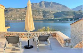 Отремонтированный двухэтажный дом рядом с морем, Лакония, Греция за 480 000 €