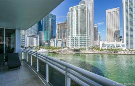 Меблированные трехкомнатные апартаменты на первой линии от океана в Майами, Флорида, США за 1 007 000 €