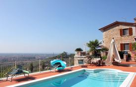 Красивая вилла с бассейном и панорамным видом на море, Серавецца, Италия. Цена по запросу