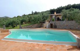 Вилла с видом на море и бассейном в спокойном районе, Гаэта, Италия за 3 000 € в неделю