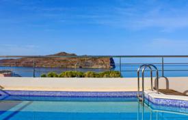 Вилла на берегу моря с бассейном на крыше в Ханье, Крит на продажу за 550 000 €