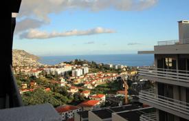 Четырехкомнатная квартира с панорамным видом на океан в Фуншале, Мадейра, Португалия за 295 000 €