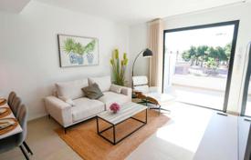 Четырехкомнатные апартаменты с патио в 300 метрах от пляжа, Мар де Кристаль, Испания за 280 000 €