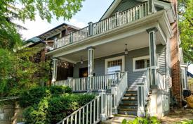 Дом в городе в Олд Торонто, Торонто, Онтарио,  Канада за C$2 094 000